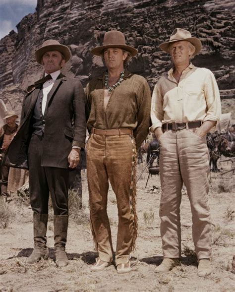 Kirk Douglas, Robert Mitchum y Richard Widmark en “Camino de Oregón ...