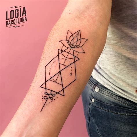 Tatuaje unalome | Tatuajes Logia Barcelona