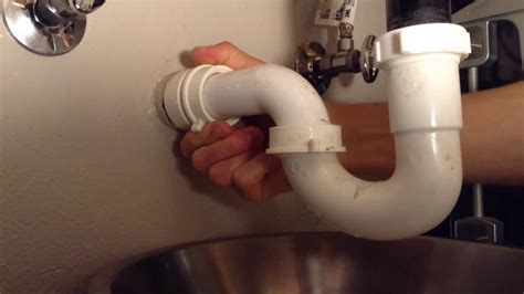 HOW TO FIX A LEAKING SINK DRAIN PIPE - YouTube