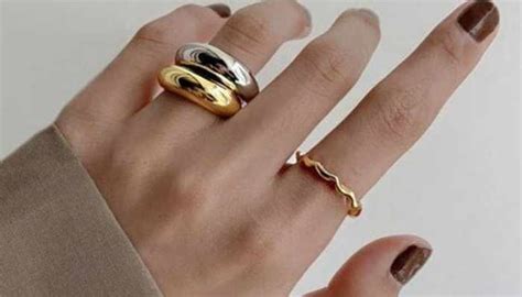 10 Tips on How to Wear Silver and Gold Rings Together - TTT Jewelry