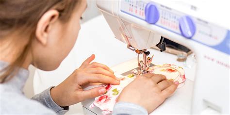 How To Choose The Best Sewing Machine For Kids - Passionate Maker