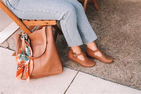 Leather Tote {Classic Brown}