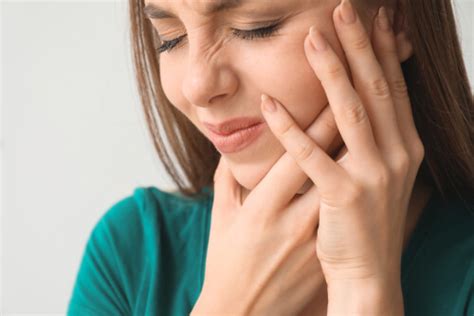 14 Frequent Symptoms of Glossitis - Page 2 of 15