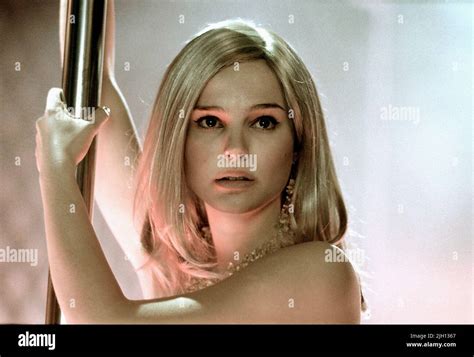 NATALIE PORTMAN, CLOSER, 2004 Stock Photo - Alamy