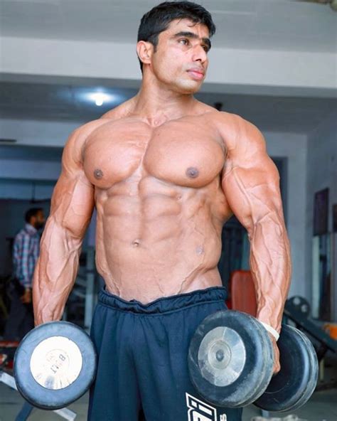 Top 20 Male Fitness Influencers in India [Hottest of 2024]