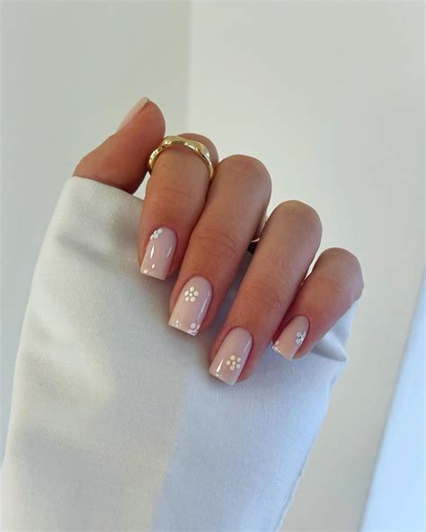 25 Simple Nail Designs 2023 - Easy Nail Art Trends to Try