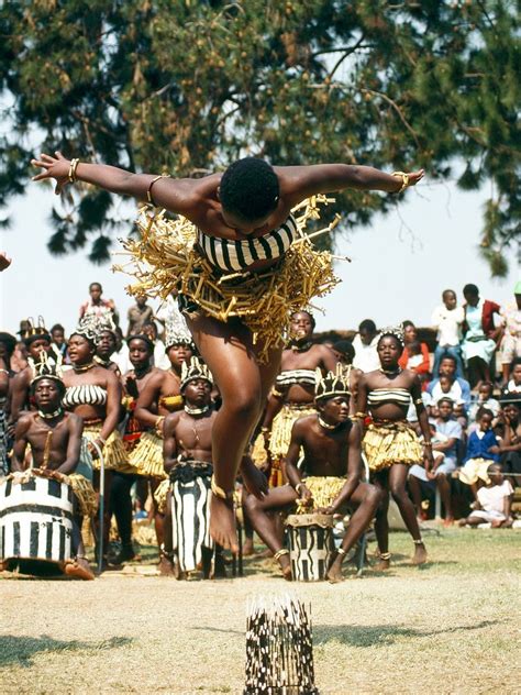 ZimbabwNdebeleDanc2 | African dance, Africa, African people