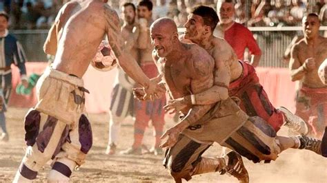 Harpastum - Rugby of ancient Rome with elements of soccer - YouTube