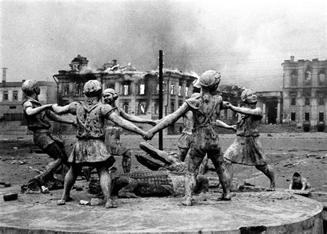 Statue in the center of Stalingrad after Nazi air strikes, 1942 - Rare ...