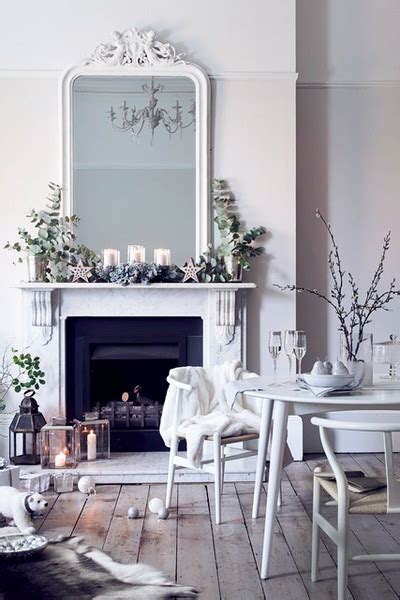 35 Winter Fireplace Mantel Decorating Ideas for Christmas