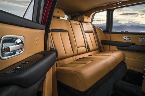 Travel in style and luxury with the Rolls-Royce Cullinan - Alvinology