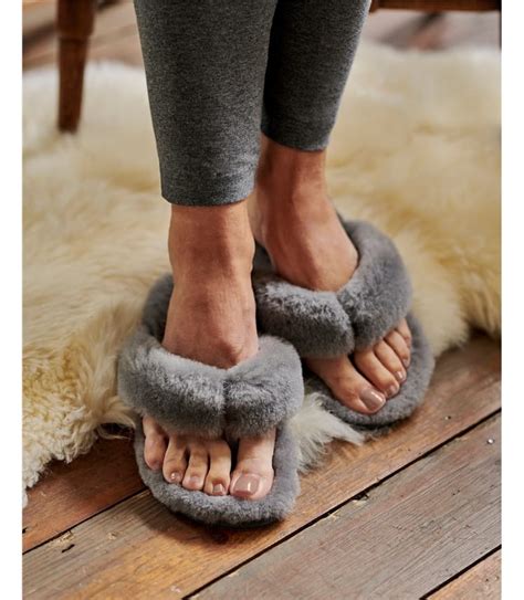 Grey | Womens Sheepskin ToePost Slipper | WoolOvers UK