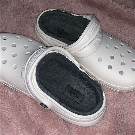 white crocs w/ fur size 7 | White crocs, Crocs with fur, Women men shoes