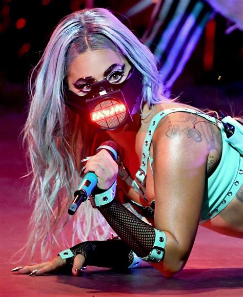 Lady Gaga Wears LED Face Mask at 2020 MTV Video Music Awards ...