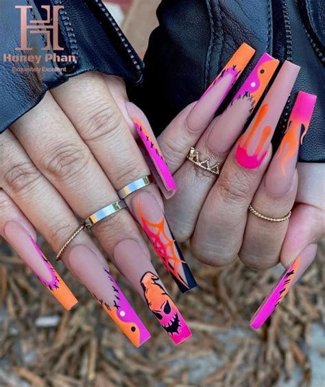 47 Cute & Spooky Halloween Nail Ideas 2022 : Orange and Pink Halloween ...