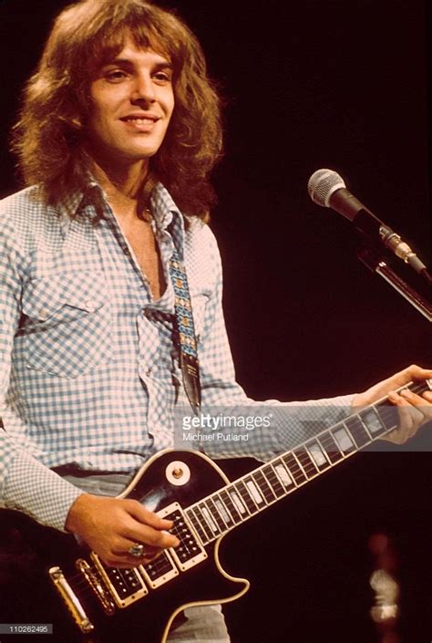 Peter Frampton performs on stage, London, 1974. | Peter frampton, Music ...