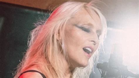 Doro Releases Video for First Song in Four Years 'Raise Your First in ...