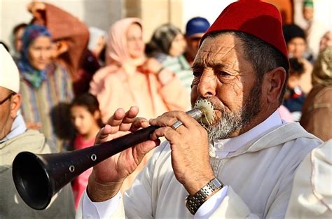 Muslim cultures and European Musical Instruments