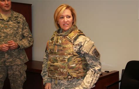 Army surgeon general dons new female body armor | Article | The United ...