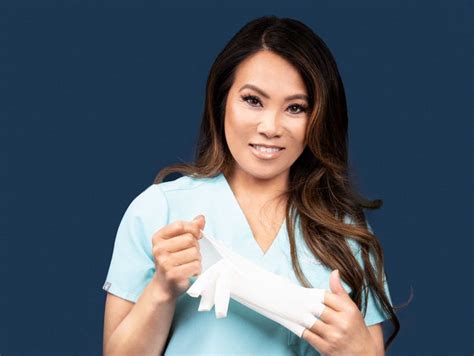 How Sandra Lee Became Dr Pimple Popper and Conquered 'ZitTok ...