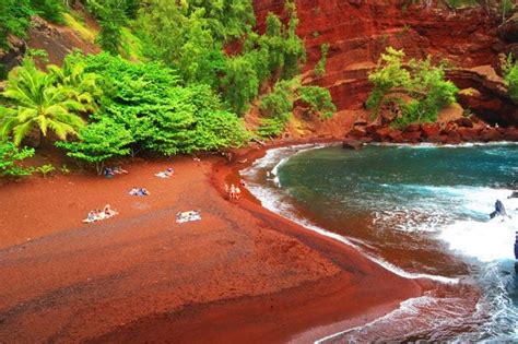 Kaihalulu Red Sand Beach - road to Hana - Maui Hawaii | X days in Y