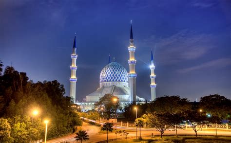 | Shah Alam Blue Mosque