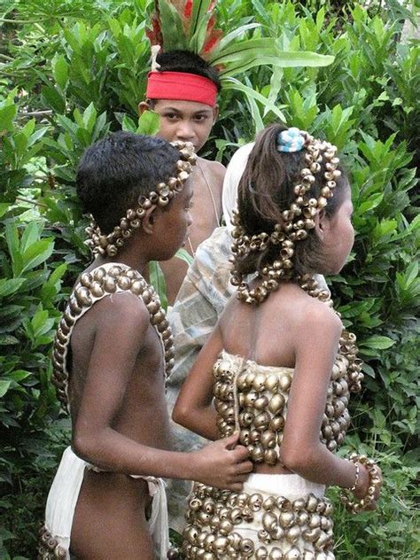 Mangyan children in traditional costume 3 | Filipino culture ...