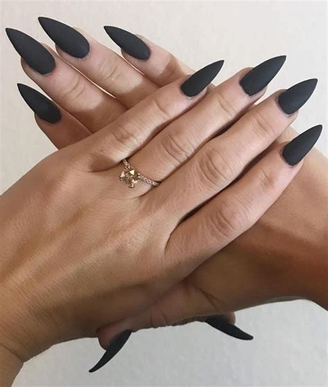 40 Pretty Black Stiletto Nails You Will Love in 2020 | Black stiletto ...