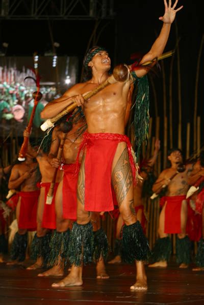 Traditional outfit of Hawaii. New way of wearing a loin-cloth, stunning ...