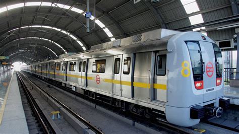 An Introduction to Delhi Metro Train Travel