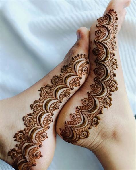 Karwa Chauth: Elegant mehndi designs for feet to try in 2024 | Fashion ...