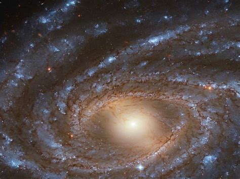 NASA Hubble Captures Breathtaking Image Of A Big, Blue Galaxy That’s ...