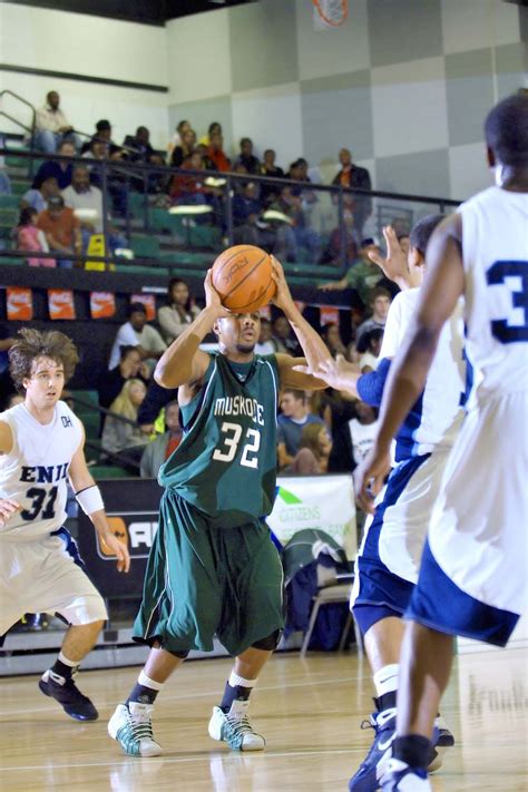 The Muskogee Roughers Battle Enid in basketball action on Friday ...