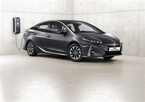 This Is Why the Sales of Toyota's Prius Are Nosediving in the U.S ...