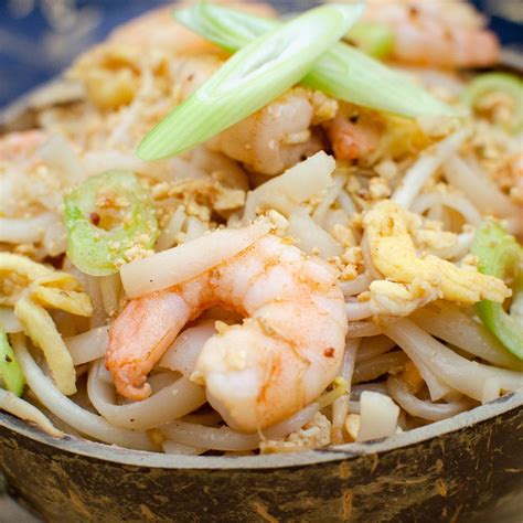 Prawn Pad Thai Noodles (Thailand's Avenue Meals Recipe) - inside.wales