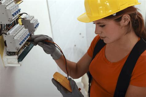 Best Electrical Apprenticeship Programs in Chicago