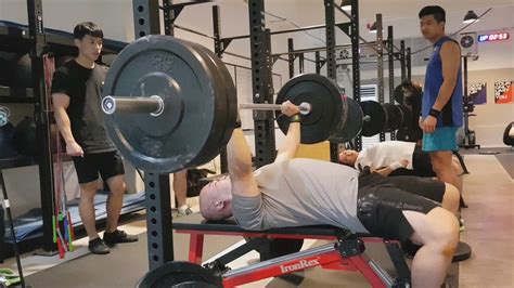 100kg Bench press - YouTube