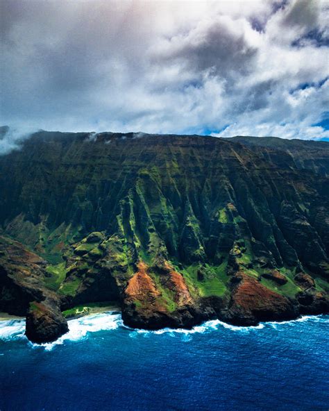 Helicopter flights on Kauai(Hawaii) are totally phenomenal : r/travel