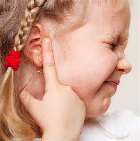 Earache Symptoms and Treatment