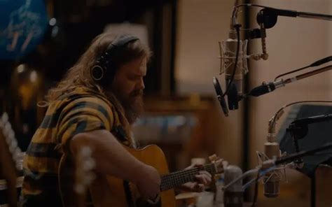 WATCH: Chris Stapleton Simple Studio Video For ‘Starting Over’ | KOKE FM