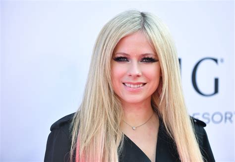 Avril Lavigne Is Turning Her Hit Song 'Sk8er Boi' Into a Movie