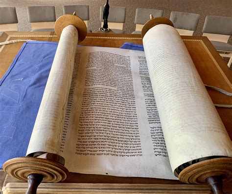 How Many Torah Scrolls Are There | Religions Facts