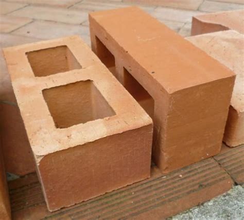 Hollow Bricks - Advantages, Disadvantages, & Sizes | Types of bricks ...