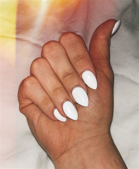 White summer nails Instagram @natrobcox | White summer nails, Summer ...