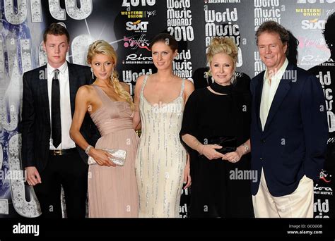 (l-r) Barron Nicholas Hilton, Paris Hilton, Nicky Hilton, Kathy Hilton ...