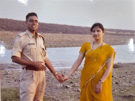 ‘12th Fail' IPS officer Manoj Sharma posts old pic with wife Shraddha ...