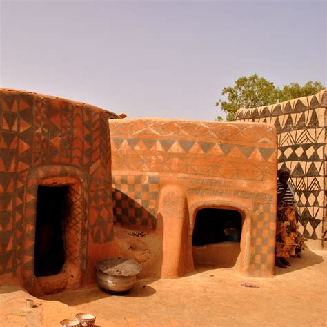 Tiebele painted houses - Globe Trottin' Kids