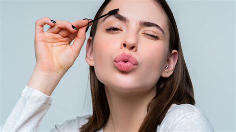 The Eyebrow Trends You'll Be Seeing Everywhere In 2023