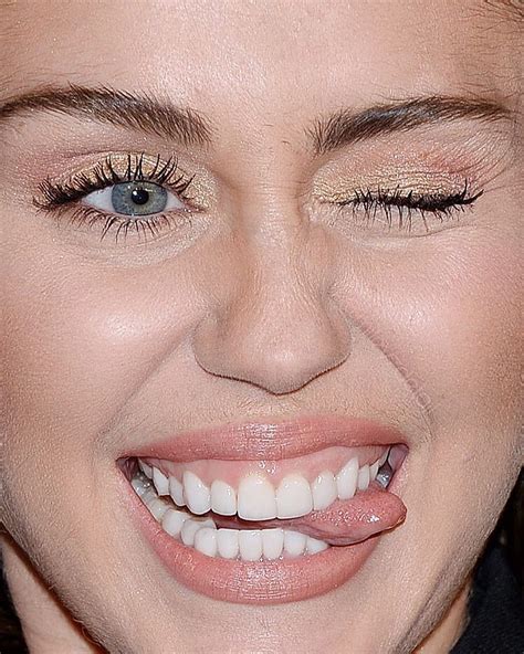 Miley Cyrus Face Close Up