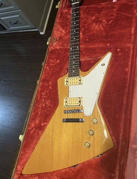 SDRANG - gibson explorer electric guitar.